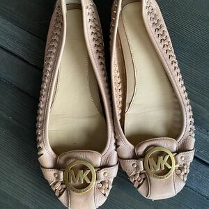 Michael Kors MK Fulton Moc distressed tan flats 10M